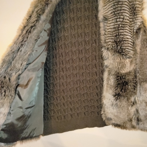 Sebby (Size L) Front Faux Fur & Back Cable Knit Fall Winter Open Cardigan Vest - Picture 7 of 15